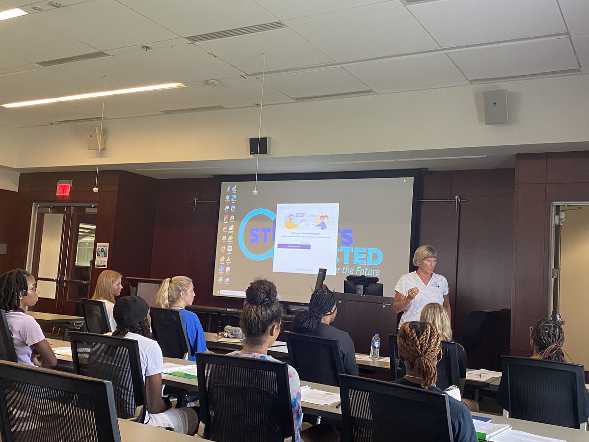 First-ever <a href="/uscbwbb/">USCB Women's Basketball</a> team meeting at USCB!  Welcome to campus ladies!
#RisingTide #FinsUp