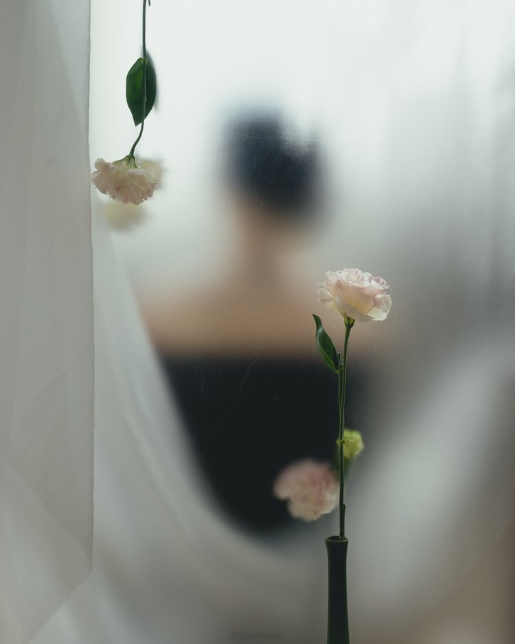 SimiWonderland's tweet photo. Sono davvero matta a sperare in una cosa simile? A sperare che, anche se sono passati tanti anni, un solo istante, l’istante giusto, possa cambiare tutto?

🖊️ K. Ishiguro  📚 Gli inconsolabili

#QuelCheRestaDelGiorno

#SalaLettura

©  Ziqian Liu https://t.co/wqXZL6muEN
