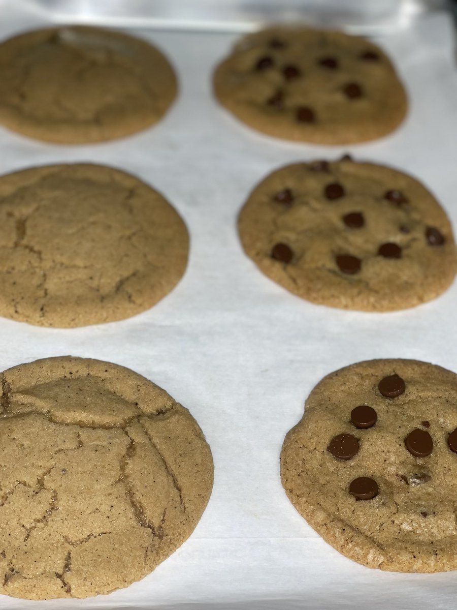 🗣️ Kookie Lady. 
😂