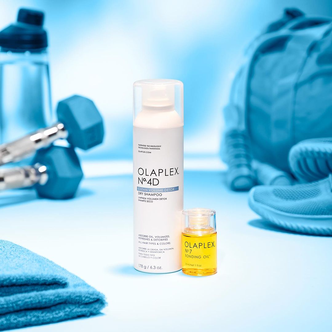PlanetBeauty's tweet photo. N.º7 Bonding Oil and Nº.4D Clean Volume Dry Shampoo are our gym bag favorites because they pack a punch!
Use Nº.4D to refresh and control oil after exercising. 🌬
Follow with N.7 to restore shine and control frizz.✨
#Planetbeauty #Beautybabe #Beauty #Olaple... https://t.co/NpbKnVHARj