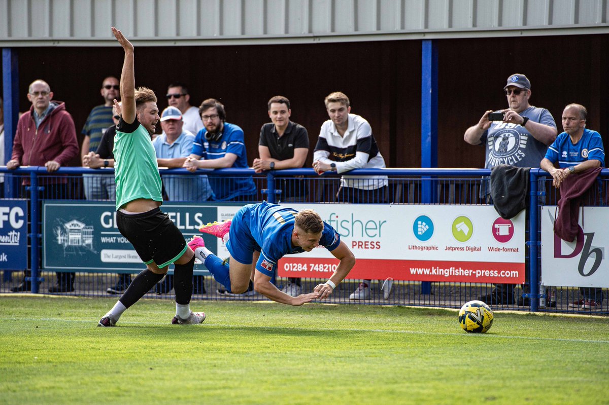 A few from <a href="/BuryTownFC/">Bury Town FC</a> v <a href="/The_Yachtsmen/">Wroxham FC</a> in todays <a href="/EmiratesFACup/">Emirates FA Cup</a> tie