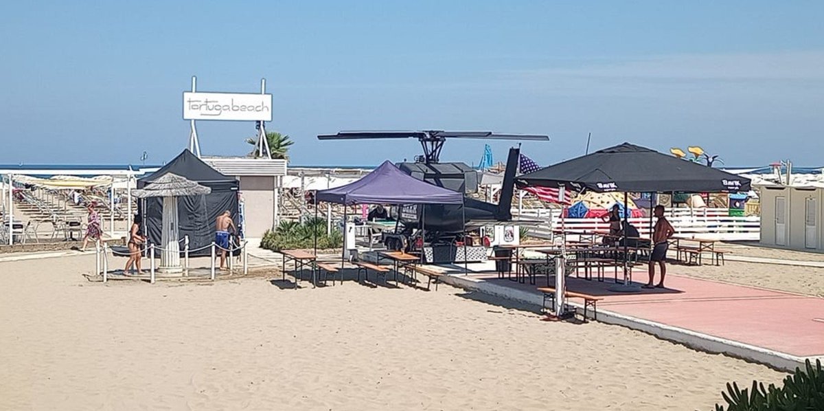 un elicottero in spiaggia?