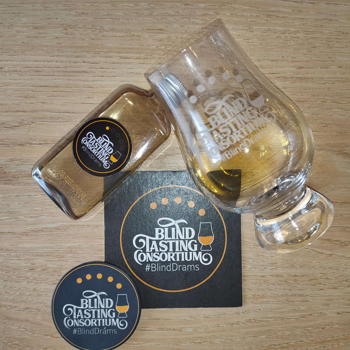 MaltMusings's tweet photo. #BlindDrams #BTC35 #MakingAMealOfIt
Dram 1 spot pale gold in the glass, swirls cling as a thin line, form small beads and fall as slow thin legs. https://t.co/KixPRBakG7