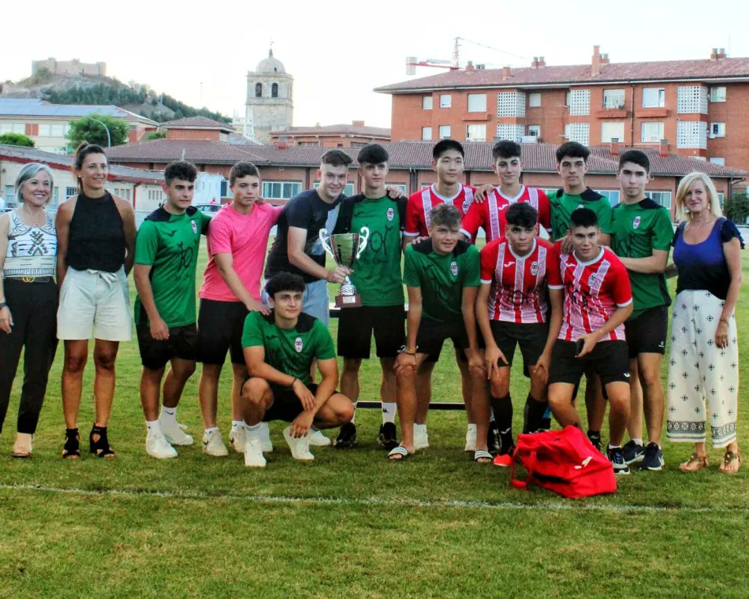 SDNOJA_OFICIAL's tweet photo. ➡️ Nuestro Juvenil dando la talla en el Torneo de la Galleta.

Resultados:

1️⃣ CULTURAL Y DEPORTIVA LEONESA
2️⃣ S.D.N⚽JA
3️⃣ C.D. AGUILAR DE CAMPOO

Gracias de nuevo al Ayuntamiento y Club de Aguilar de Campoo!!! 💚 https://t.co/sYy290Sj5i
