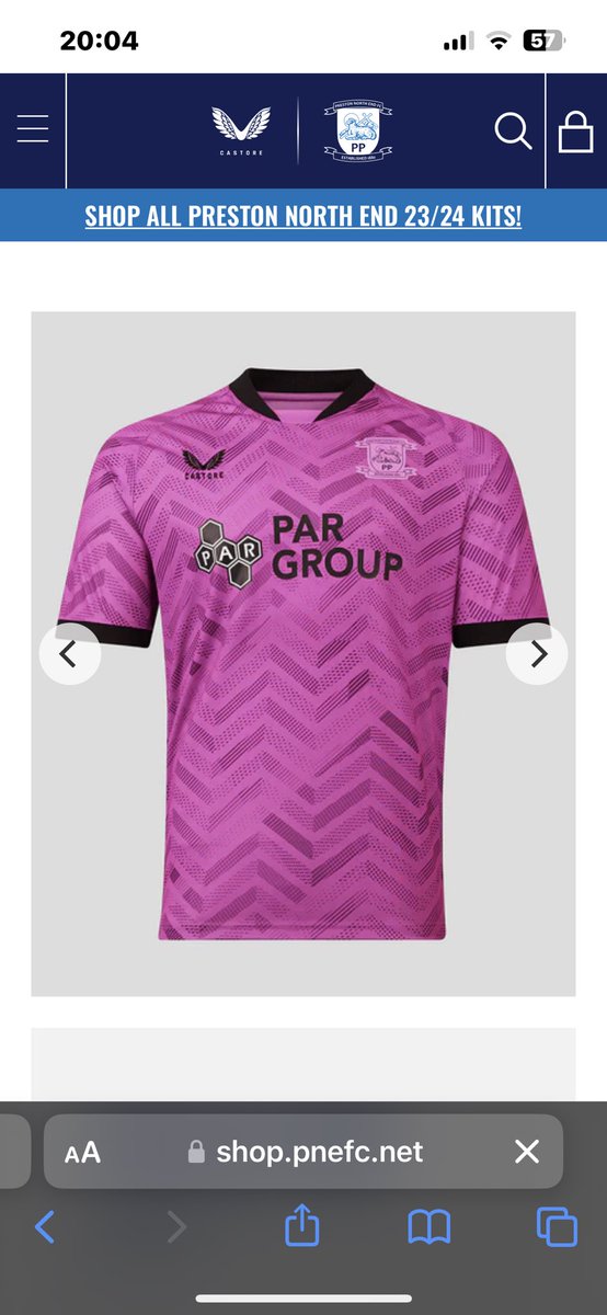 Meechel82's tweet image. Now my curse of wearing something Preston related when @pnefc play and I’ve got the away shirt….maybe I should buy this too 😍 #pnefc #ifonlyicouldaffordit #thirdkit #goalieshirt
