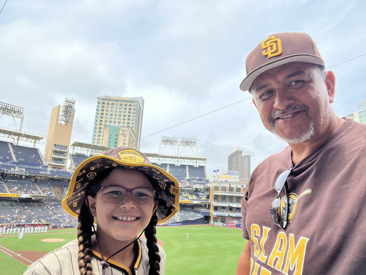 mrsmo277's tweet photo. Game Day! Favorite Team w/my BEST GRANDPA! #BringTheGold https://t.co/AVIyW7OSf8