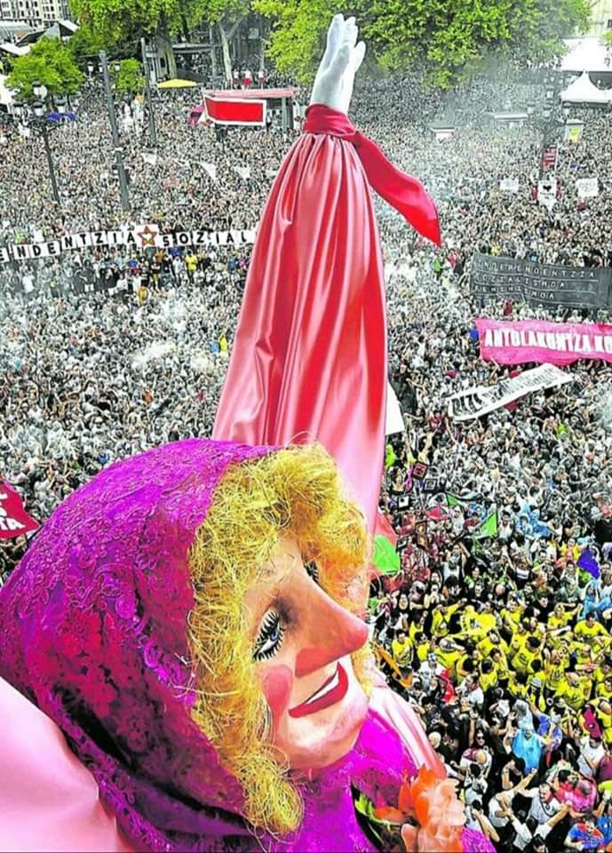 PNerval's tweet photo. Gora MariJaia 💞 Bilboko Aste Nagusia.
Bilboko Jaiak 💞 Fêtes de Bilbao.
Bilbao
Bizkaia Euskal Herria. 
Biscaye Pays Basque. https://t.co/vDAhSqVKcG