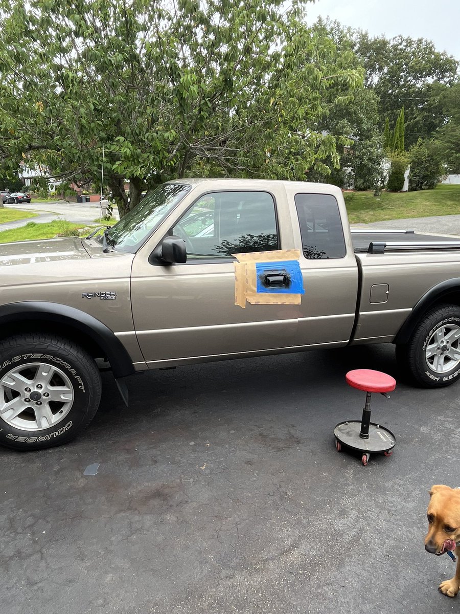 casenkyle21's tweet photo. @RGSampson @mrlevine @Ford 2004 Ranger 68k-those darn drive thru poles!! https://t.co/C9xNtmb1Sf