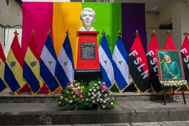 A 77 años del aniversario natal de "La Gata Munguia", su legado permanece intacto como la Ruta hacia la Prosperidad.

#VictoriasDelPueblo #LeonRevolucion #PLOMO19 <a href="/CarlosEmilioDH/">Carlos Emilio Lopez</a> <a href="/BERINGESQUIVEL/">Bering Esquivel</a> <a href="/NicaSoberana/">Tania la nica soberana</a> <a href="/DrSuazo915/">𝙎𝙪𝙖𝙯𝙤 ☭✊🏻🇵🇸</a> <a href="/tincho210/">🆃🅸🅽🅲🅷🅾️✌️</a> <a href="/MarthaLorenaGu7/">Martha Lorena Guido</a> <a href="/jguevaraNic/">AИTOИIO ⅁UƎVAЯA❤🖤✌🏽🇳🇮</a>