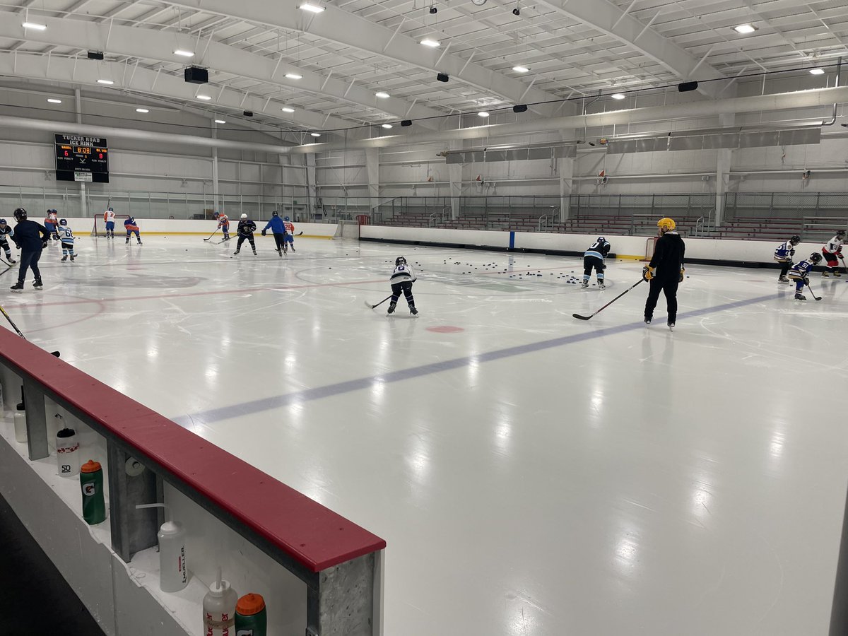 OtdrsmnHkyDad's tweet photo. 2023 DC Puck Drop with @CheetahHockey teammates and @specialhockey friends from @IceDogsSHW @NOVACoolCats @R_Retreivers #yorkpolarbears
Sam also got tons of compliments on his custom @nonamehockeyco stick and purple laces from @hockeytape
#HockeyIsForEveryone #Sam76 #ALLCAPS https://t.co/s1q2SxYbxD