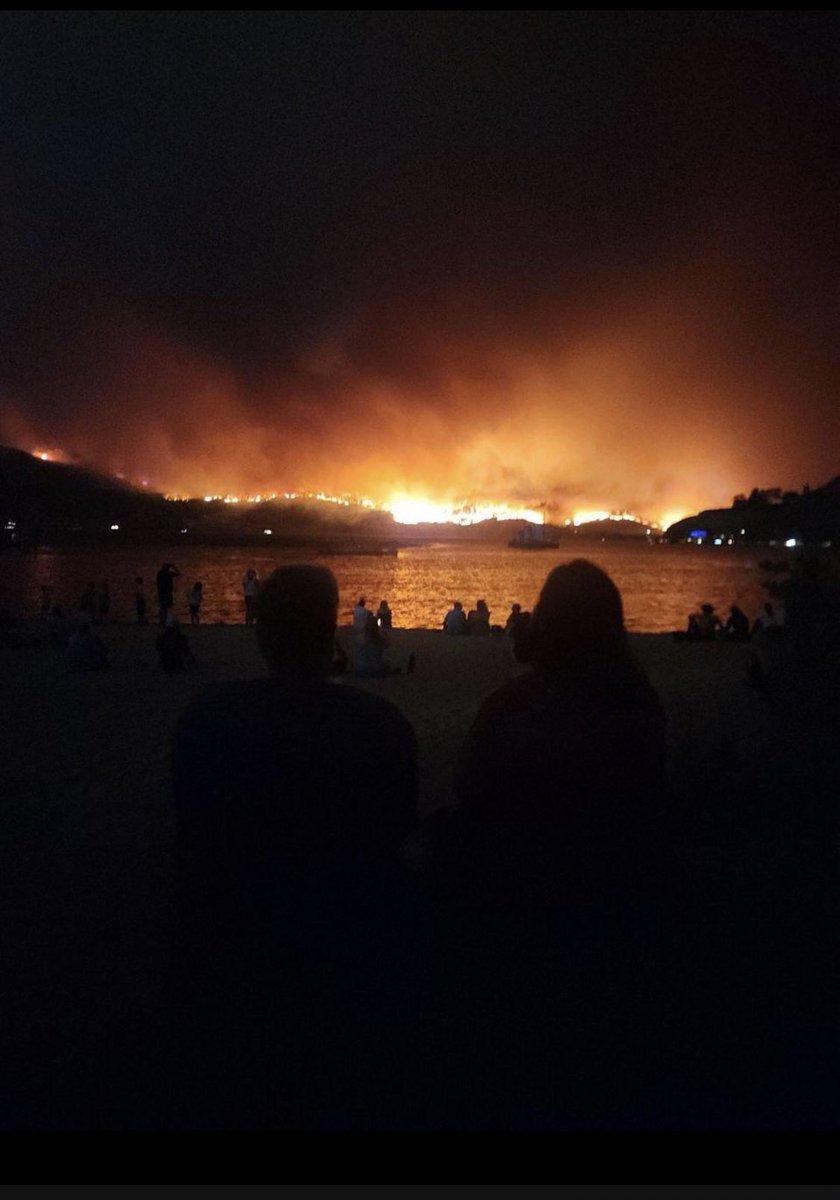LauraLynnTT's tweet image. From a friend regarding the fires:

Our place it at Shuswap.  It is hell on earth there right now. 
The Shuswap band is gone. 
Golf course gone. 
Gas station gone. 
Lee creek gone. 
Scotch creek gone. 
Turtle valley on fire.  
Most cabins burning up. 
We are broken by it. 
It’s