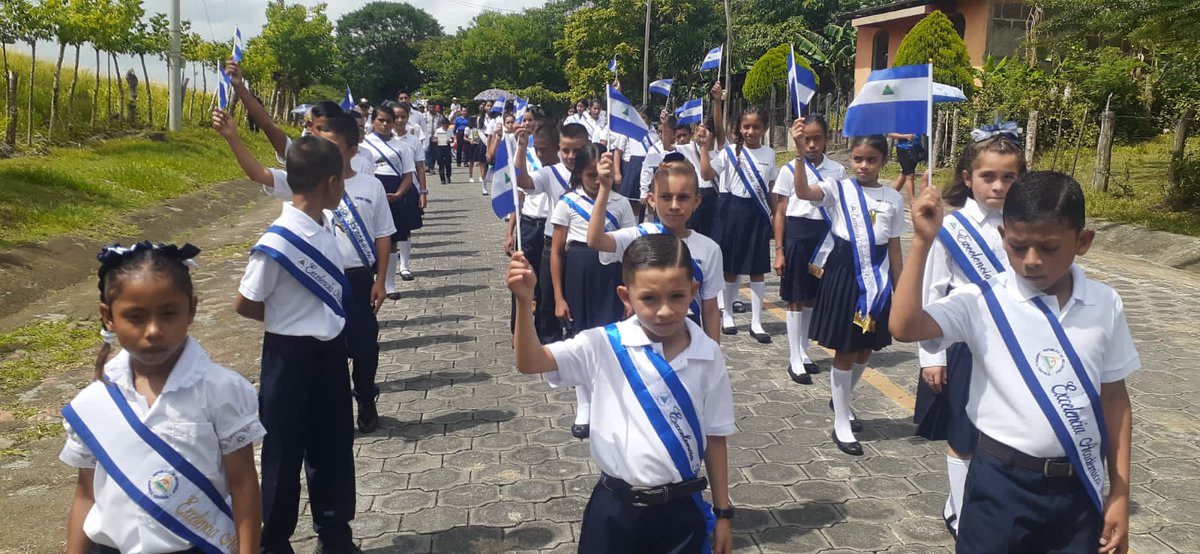 Primer desfile patrio ,celebrando  nuestras Fiestas Patrias, en Paz  y Honor Nacional,  con la participación de la comunidad educativa del núcleo Concepción de María .
 #PatriaBenditaYLibre
Ministerio de Educación