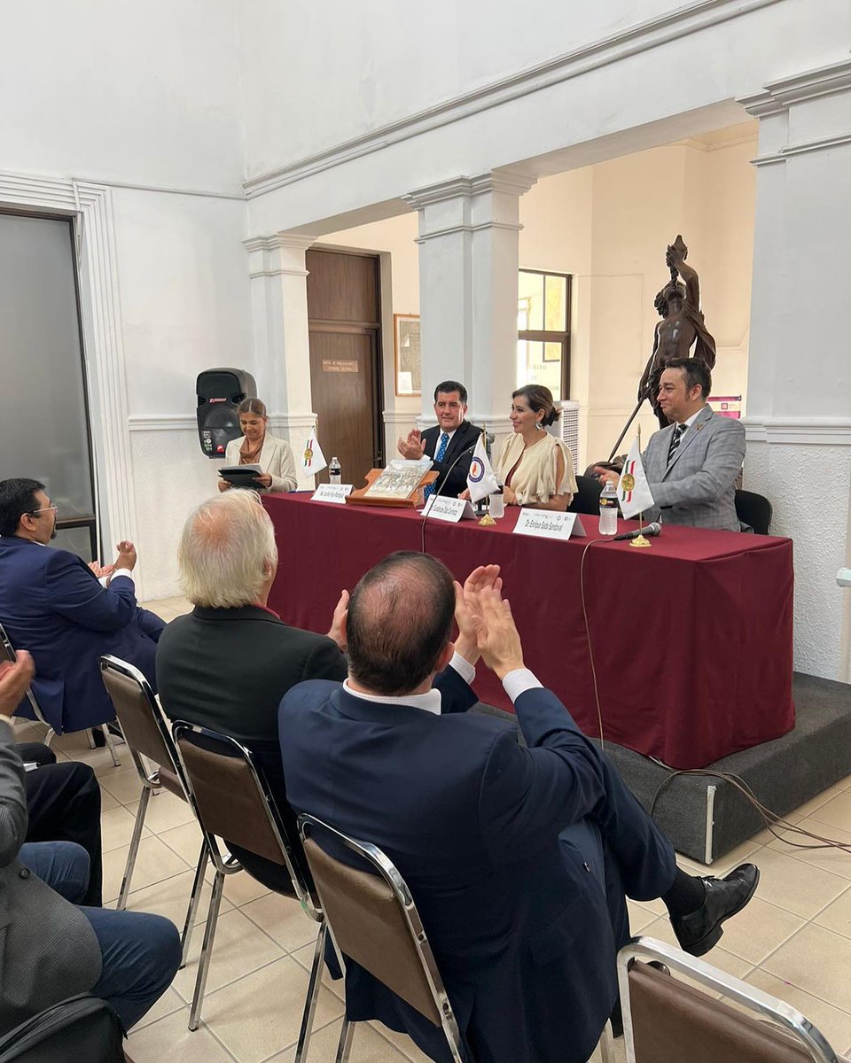 Agradecemos profundamente al público que asistió la tarde de ayer a la presentación del libro “El nacimiento de México. Doy Fe”, en coordinación con el <a href="/notariadomex/">Notariado Mexicano</a>. 

#TorreónSiemprePuede
#MiQueridoTorreón❤️
<a href="/MunicipioTRC/">Municipio de Torreón</a> 
<a href="/RomanCepeda/">Román Alberto Cepeda</a> 

<a href="/gdcoax/">Guadalupe Díaz Carranza</a> 
<a href="/sada_enrique/">Enrique Sada</a> 
<a href="/JacintoFaya/">Jacinto Faya Rodríguez</a>