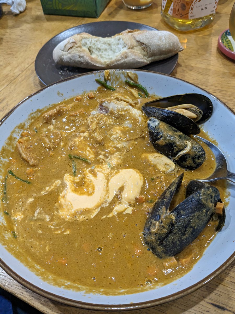 Gil House tweet media