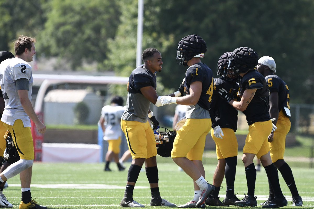 gustiefootball's tweet photo. Scrimmage 📸

Thanks @UWRFFootball for hosting! 

#GET #gogusties https://t.co/1TCQfI6xyU