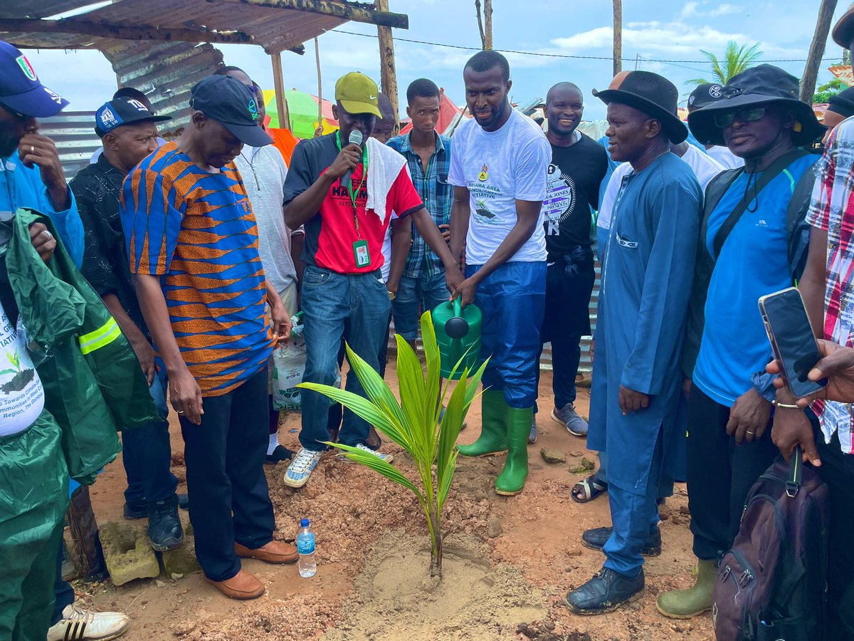 AllianceGambia's tweet photo. Exciting news! We've teamed up with National Environment Agency and Brikama Area Council for the GCCA+ Coastal Greening Project in Tanji.
5000 coconut saplings will grace The Gambia's shore from Jinack to Kartong, boosting coastal resilience thanks to EU support.#ClimateAction https://t.co/Hqj9BHNNkX