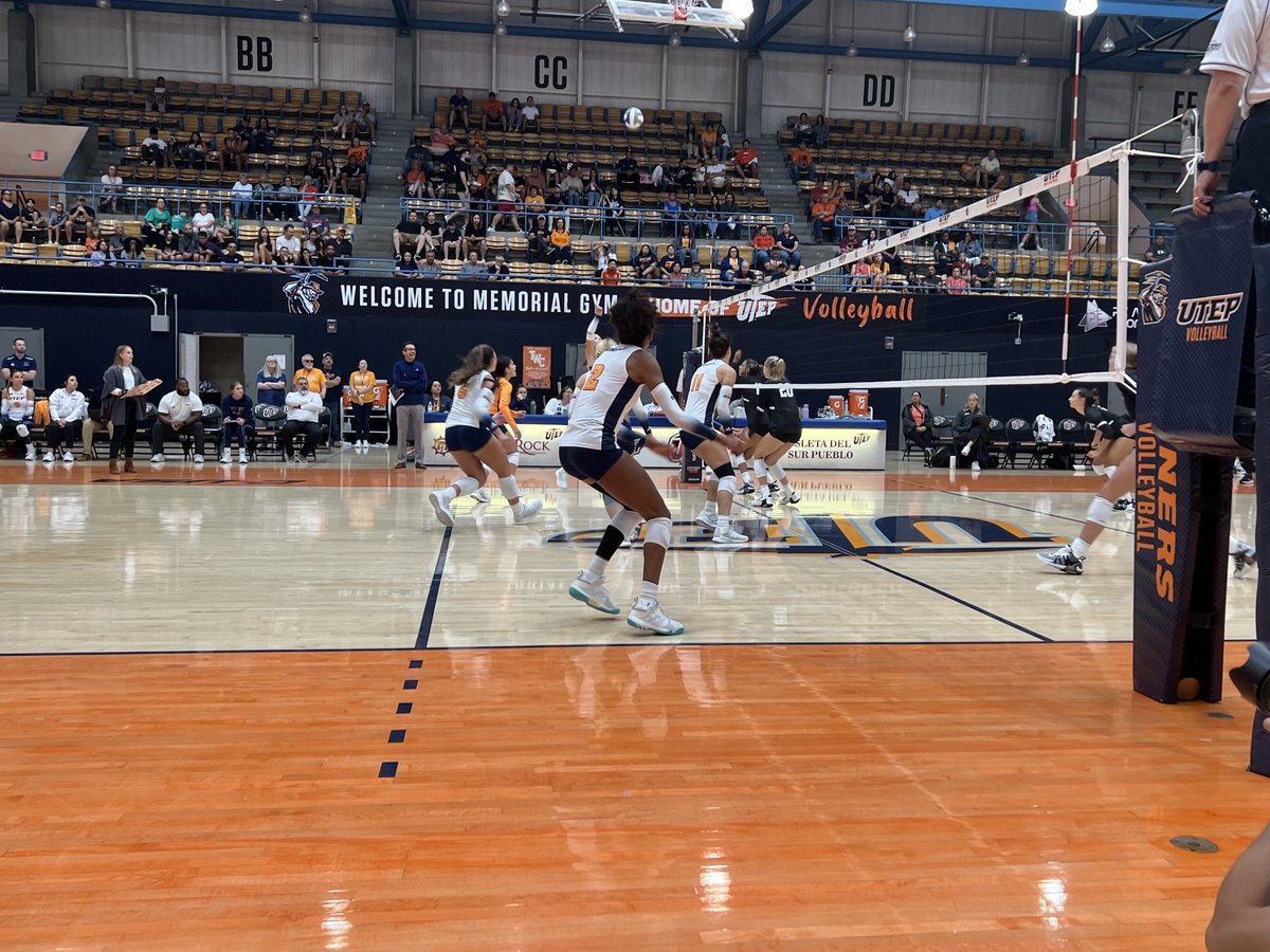 ⁦<a href="/UTEPVB/">UTEP Volleyball</a>⁩ is 🔥🔥  So much fun to watch!! It’s going to be lit 🧡💙⛏️