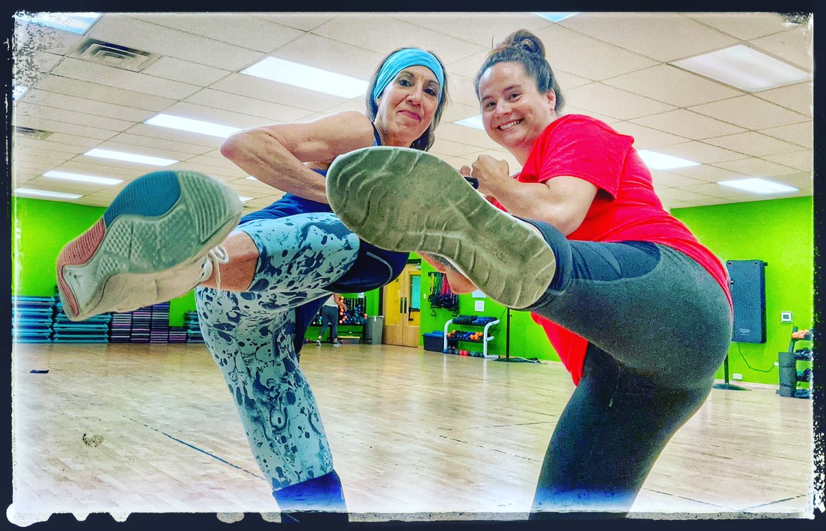 smiland's tweet photo. Tae Bo time!
#taebo #taebotime #taebonation® #billyblanks #taeboaddict #taebofitness #taeboclass #taeboworkout #greenroom #billyblankstaebo #billyblanksofficial1 https://t.co/DD7kqEDsSx