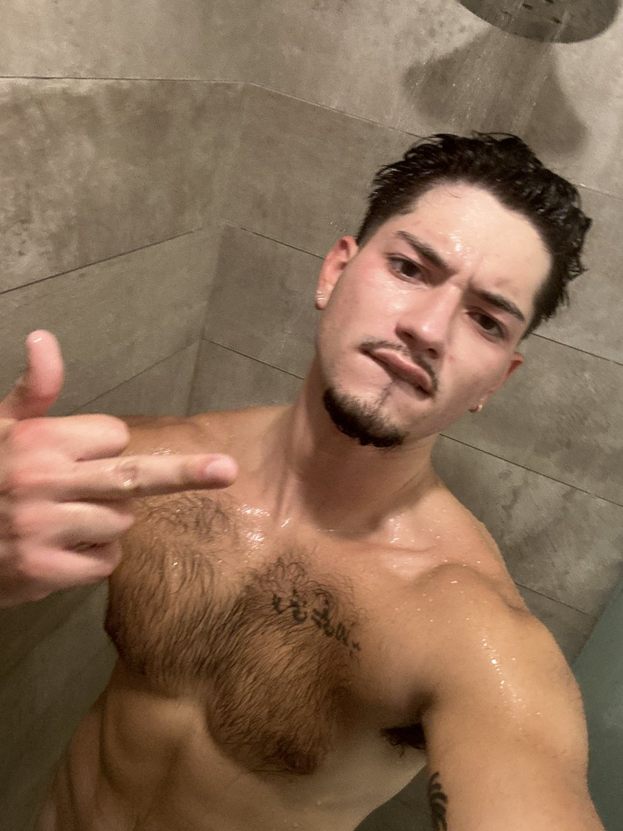 kylerkristo's tweet photo. Why I take so long in the shower: https://t.co/EV9Ctip9pX
