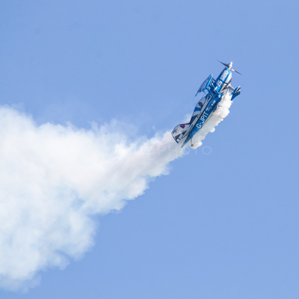 pilot_bradley's tweet photo. Absolutely stunning display as usual from @RichgoodwinS2S.  @RadioAirbourne @EB_Airshow https://t.co/i79t3FUB5u