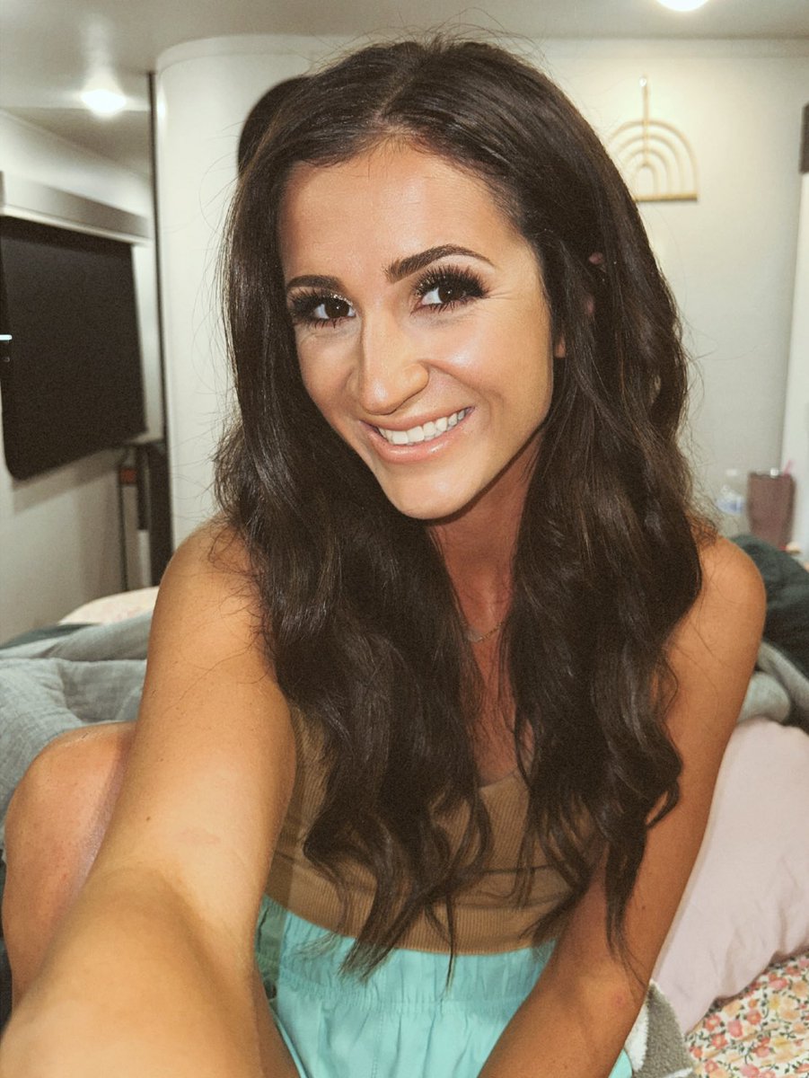 aynslie rae tweet media