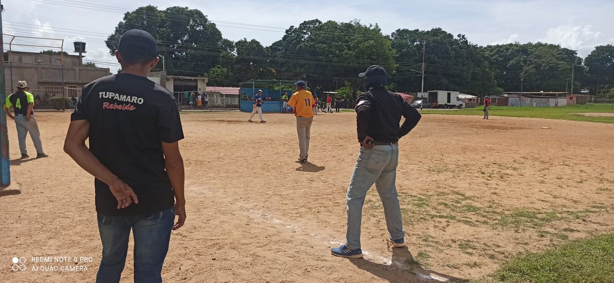 Mrt_Fco_Miranda's tweet photo. Seguimos incentivando el deporte, la estructura municipal  hace acompañamiento al equipo de softball de Guardatinajas militantes de nuestro partido #TUPAMARO
#VenezuelaEsAfirmativa 
@NicolasMaduro 
@HAbreuMRT https://t.co/oVmX4ImUJW