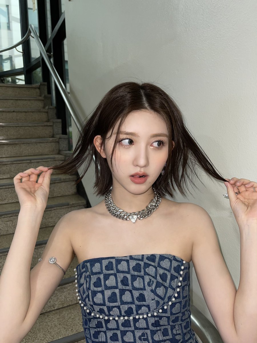 Bien sabido es que todas las nenas guapas ya estamos listas para disfrutar de la ⁦#𝖄ǝye𓇬𓈒࣪𝕻arty⁩ and obviously eat a piece of ⁦#𝕥he𓊆𝑏ir𝕥h͜͡day𓊇𝒸ake⁩ ⁦🍰 pero lo que es más importante, cantarle #𝕙a͝ppy𖥔࣪𓈒࣪·𝟷𝟿⁩ a bebé Yeye. ♡⁠˖

𝕓ubblǝɢᴜᴍ #𝑏𝑙𝑎𝑖𝑟 🫧