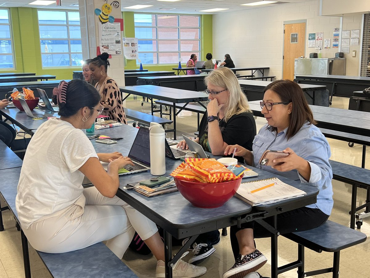 The first Network Design day of the year! Team spent time collaborating on instructional priorities and leadership coaching! <a href="/SAISDBowden/">Bowden, SAISD</a> <a href="/SAISDCameron/">Cameron ES, SAISD</a> <a href="/SAISDFoundation/">SAISD Foundation</a> <a href="/SAISD/">San Antonio ISD</a> <a href="/SA_MindshiftED/">MindShiftED</a> <a href="/cep_team/">City Education Partners</a>
