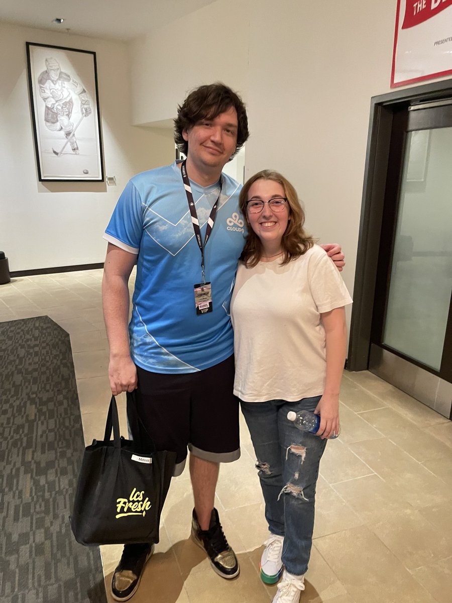 I know none of you know what this means but I heard silver scrapes live and took a picture with meteos
