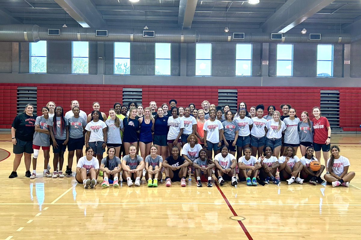 What an awesome group to close out our camps for the season! This second elite camp was one to remember! Thank you to all the players and families who brought their A GAME!

#StrongerTogether