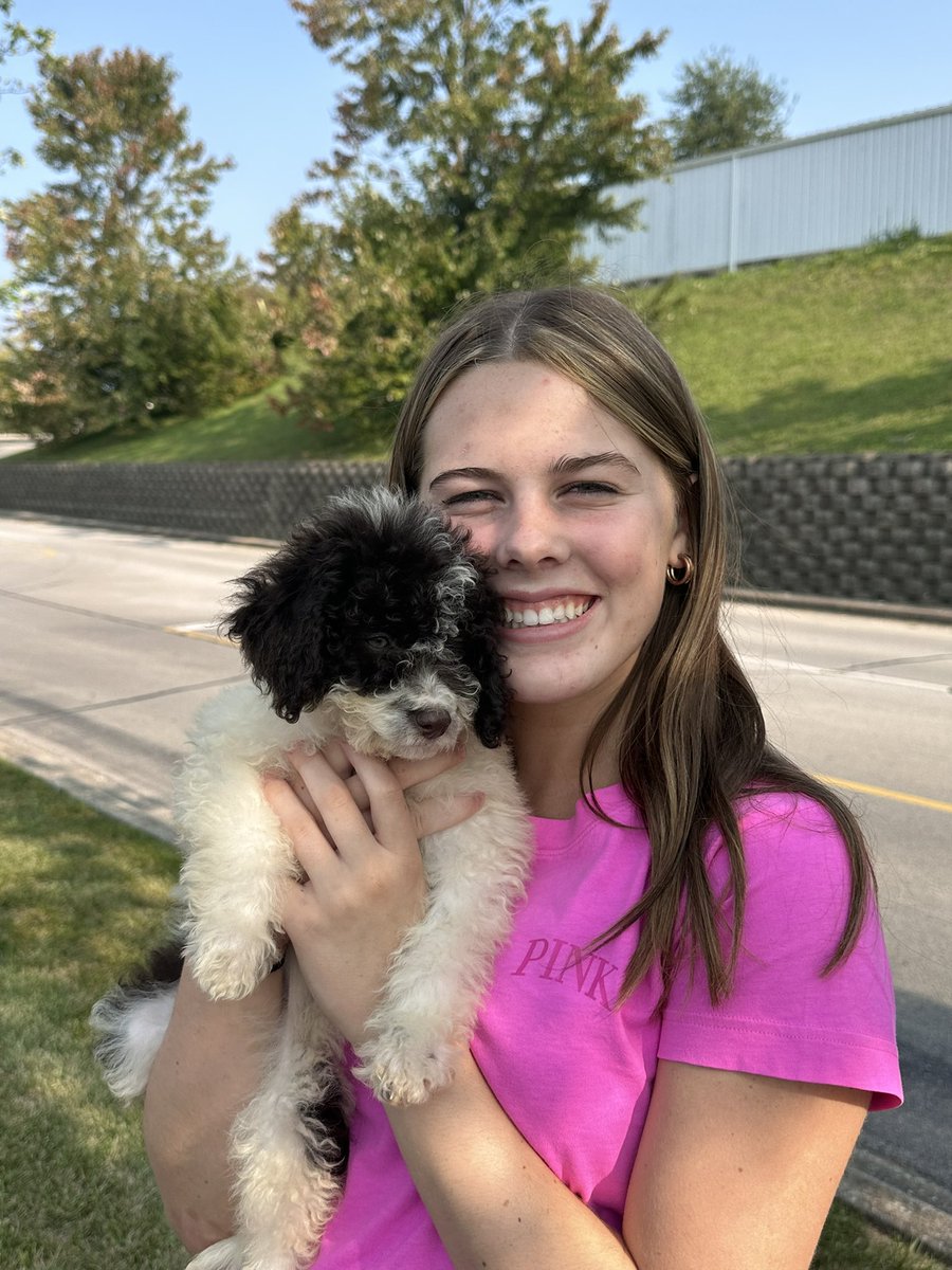 🐶 A heartfelt shoutout to CHARGE Leader @BrandyBeam2 who went above and beyond her calling to help a furry friend find a loving home. Teaching compassion & kindness both in and out of the classroom 🐾  #PawsitiveImpact #LeadTheCHARGE 
THESE SMILES SAY IT ALL! 
Meet Millie King!