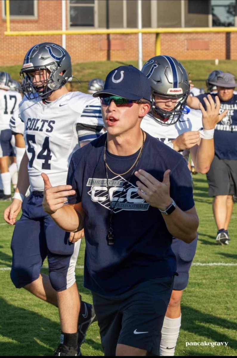 My favorite football coach 💙🏈 <a href="/CoachTrevvieT/">Trevor Thomas</a>