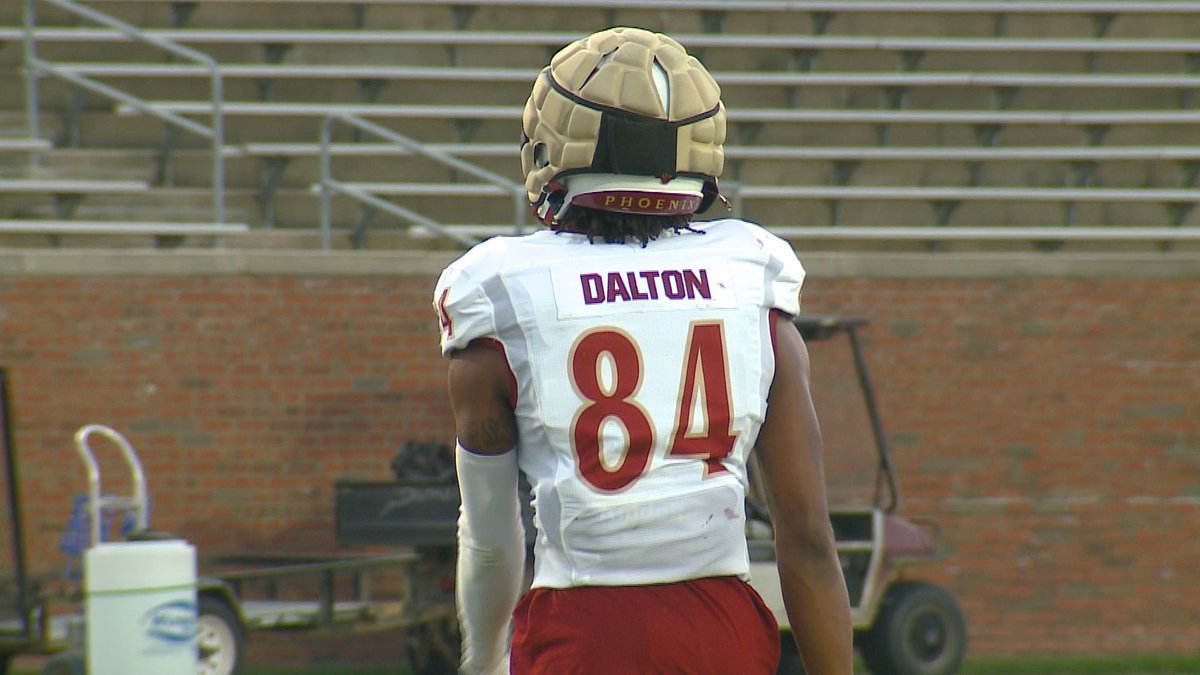 bhallwfmy's tweet image. .@NDBlackKnightFB alum &amp;amp; @ElonFootball WR @kingjamarien on the field for tonight's scrimmage. @WFMY #wfmysports @NDBK_Athletics @Mstate06 @bflynn41010