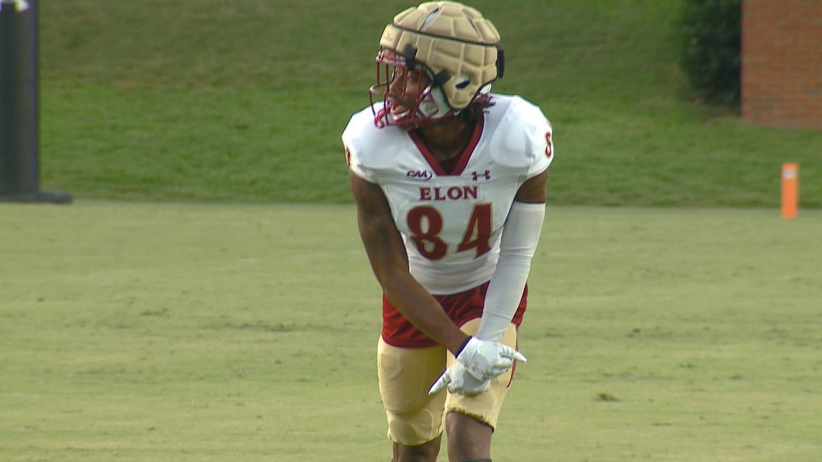 bhallwfmy's tweet image. .@NDBlackKnightFB alum &amp;amp; @ElonFootball WR @kingjamarien on the field for tonight's scrimmage. @WFMY #wfmysports @NDBK_Athletics @Mstate06 @bflynn41010