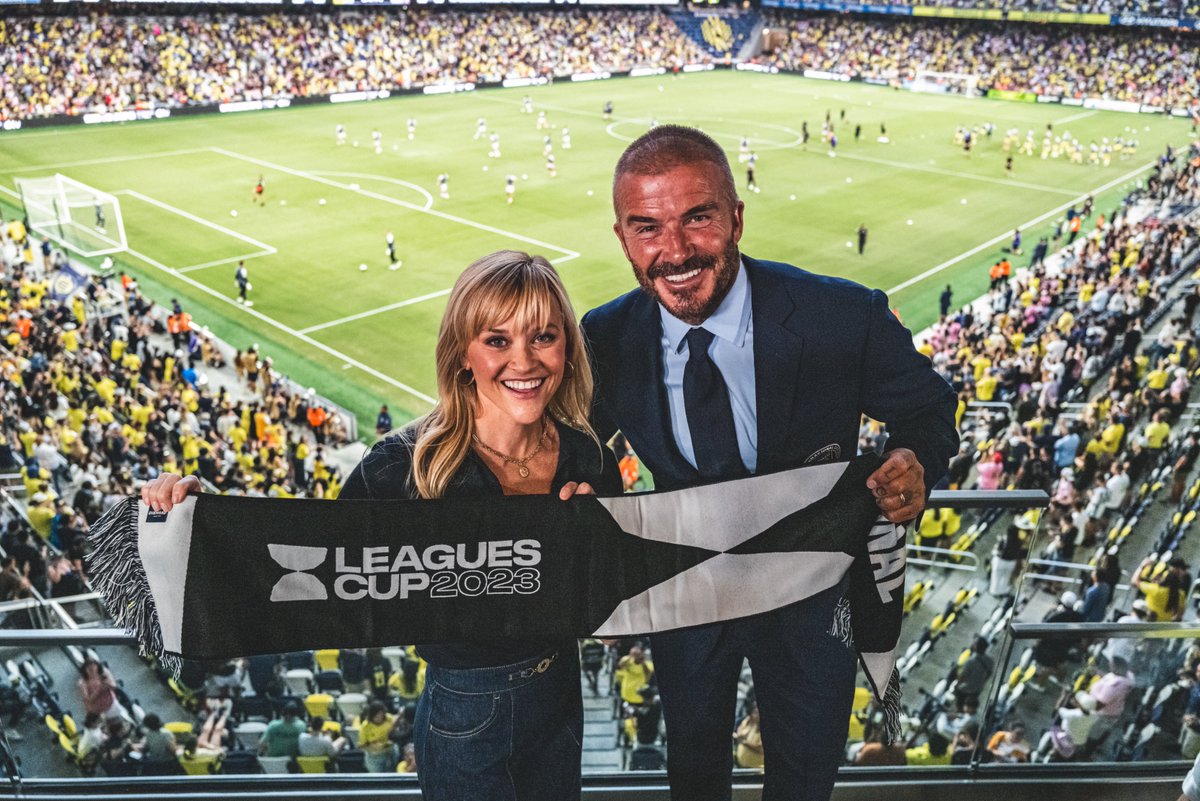 InterMiamiCF's tweet photo. Reese Witherspoon 🤝 David Beckham https://t.co/oroRJQM70J