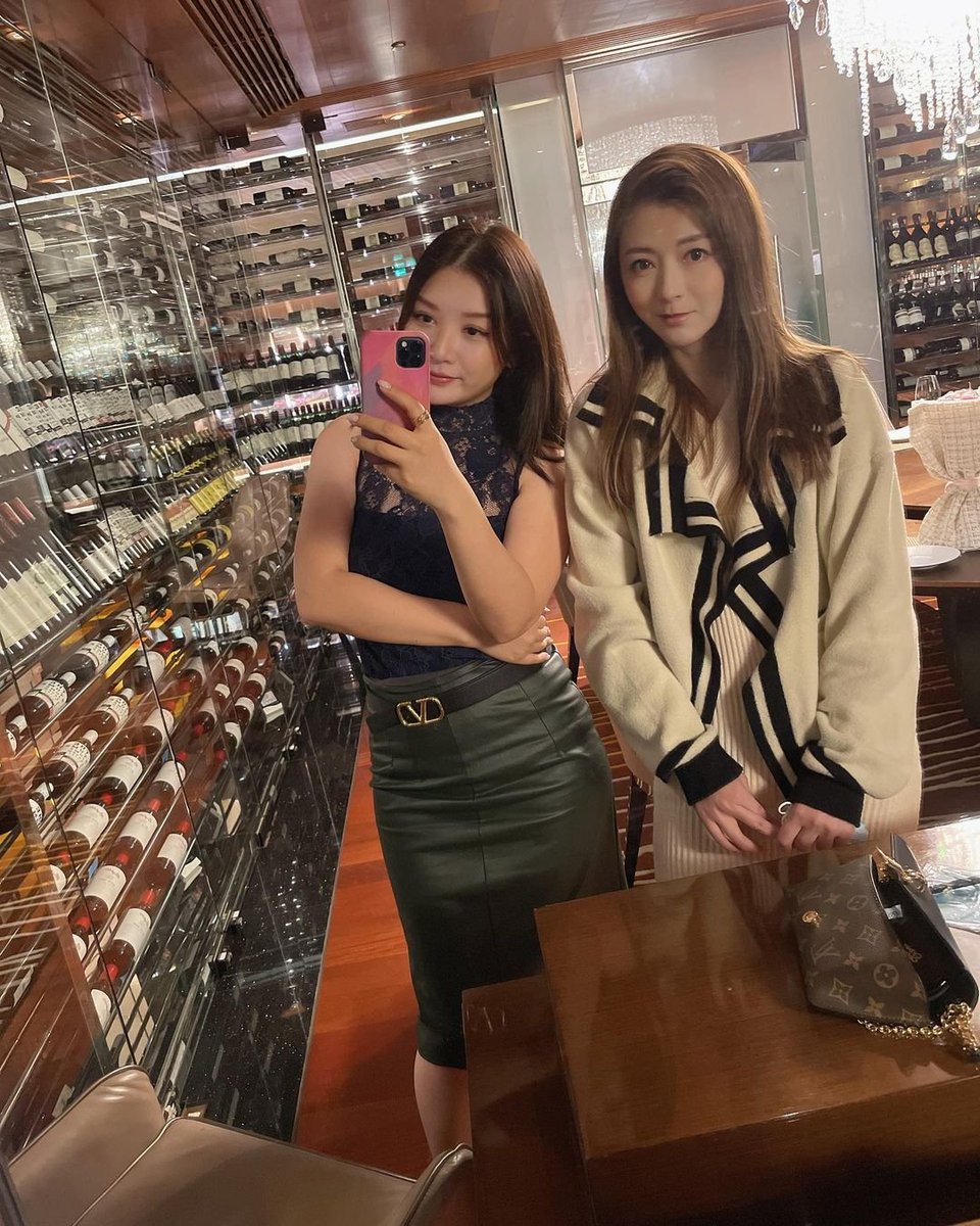 LinlinTomas68's tweet photo. "Away from daily worries, take time this weekend to meet friends and relax together."��❤️
#グラビアアイドル #グラビア撮影 #followme #like #japan #selfie #ootd #instagood #sea #맞팔 #tagsforlikes #몸스타그램 #东京 #动漫 #discoverbretagne #bretagnet https://t.co/9f2n3tJ5zY