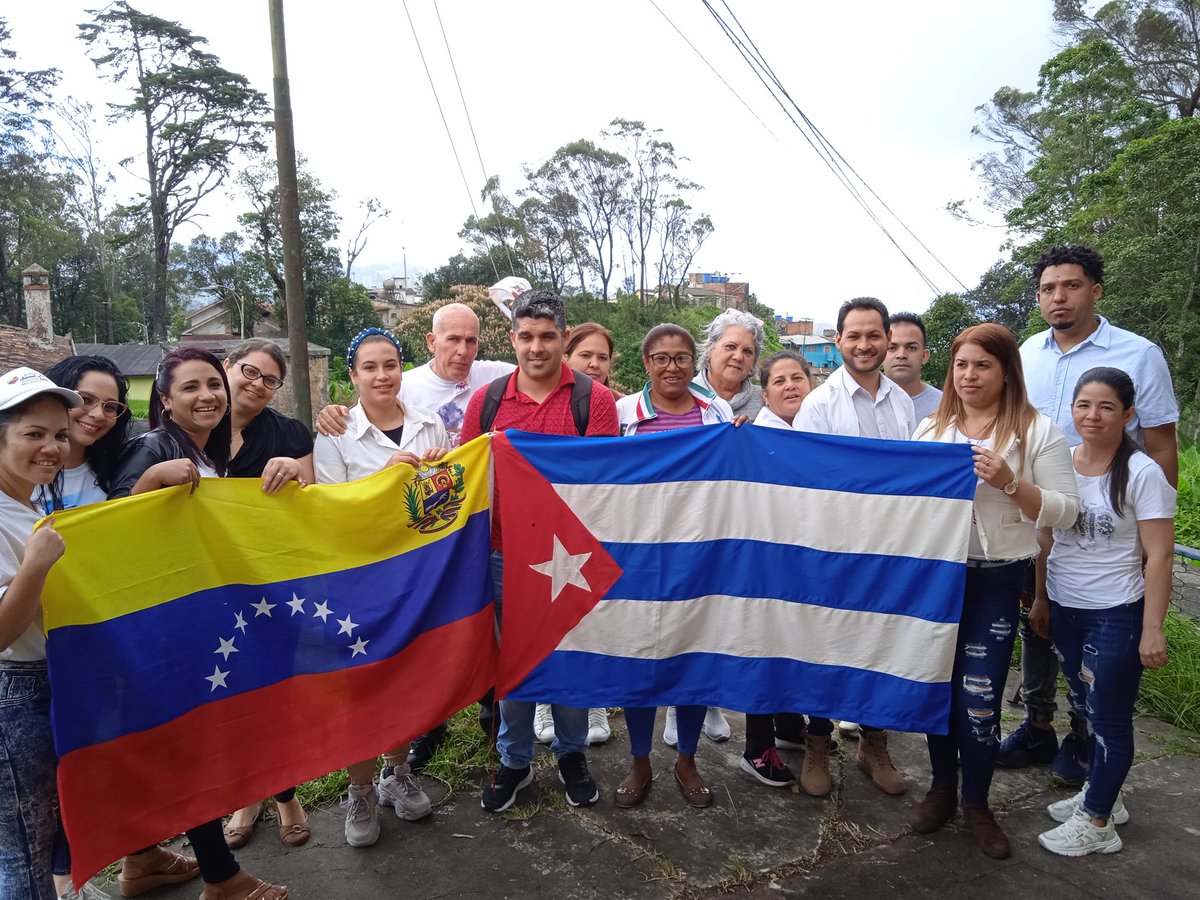 Por una juventud mejor, los jóvenes  del CDI Junquito Alto poniendo en alto la juventud cubana desde la República Bolivariana de Venezuela <a href="/DcMedica/">Misión Médica Cubana en el Distrito Capital</a> <a href="/ErickMendezRod3/">ErickMendezRod</a> #CubaCooperaven <a href="/japortalmiranda/">José Angel Portal Miranda</a>