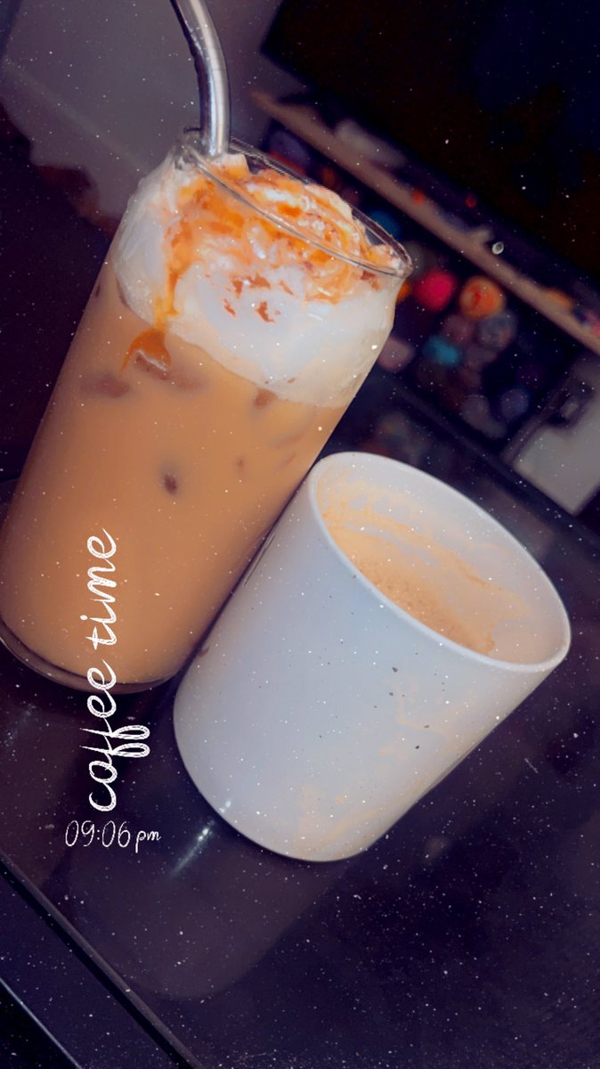 Muneerahhhh__'s tweet photo. Coffee at 9pm 😎☕️ #OnlyOnTheWeekends https://t.co/1Tu8nTUBu6