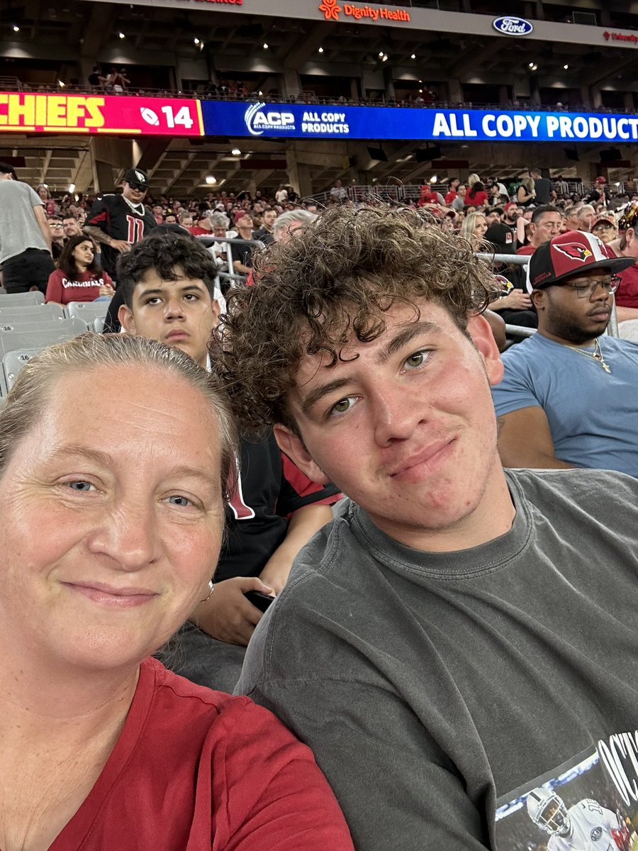 ladymunoz97's tweet photo. Having a blast @AZCardinals #BirdGang https://t.co/SpWc7Kl3a5