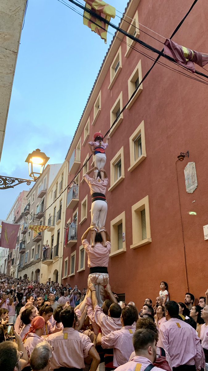 🪭Una bona ració de tarragonisme avui amb el seguici i la processó en honor al nostre patró. Visca Sant Magí i visca Tarragona!