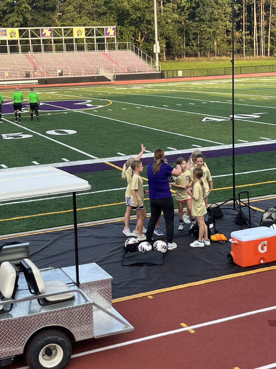 Thank you North Royalton Girls Soccer for hosting our U9 bears to ball girl tonight! Great experience for our kids! #NRinspiregreat @steffcicerchi1 <a href="/JeffCicerchi/">Jeff Cicerchi</a> <a href="/RoyaltonSchools/">NorthRoyaltonSchools</a>
