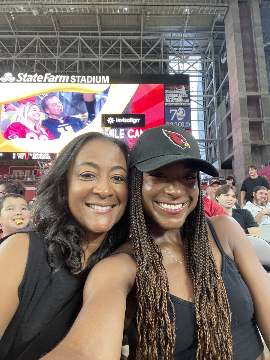 racquelamiller's tweet photo. Rise Up Red Sea! 🏈#BirdGang #arizonacardinals https://t.co/YTCPaHtj29
