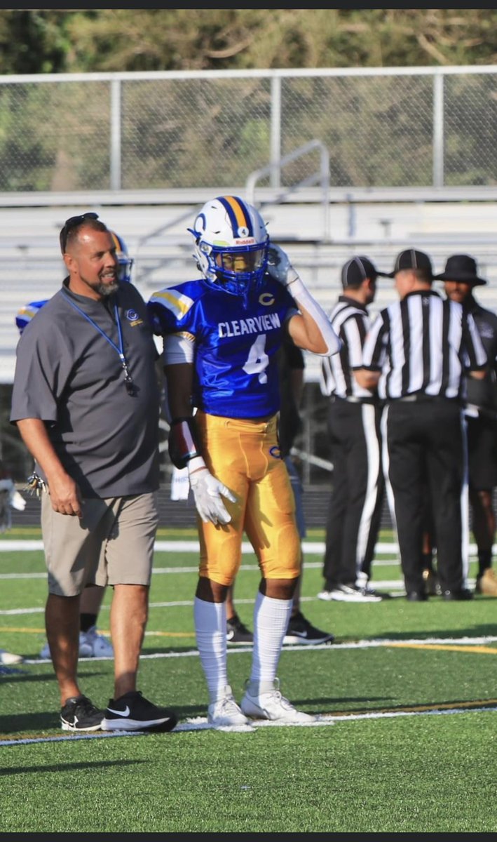KeithColvi4's tweet photo. Nothing’s better then being a playmaker💙💛@chsclippers https://t.co/kxMf54bb42