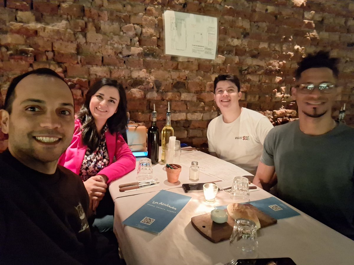 Daliweb3's tweet photo. Nuestro side event en el cierre de @EtherArgentina event , gracias , @ame779 ,@Eduar_JC90 y @kacz_29 por la compañía que sea el primero de muchos viajes crypto!!
#FANCI #Ethereum https://t.co/IV6Vc4BA1e