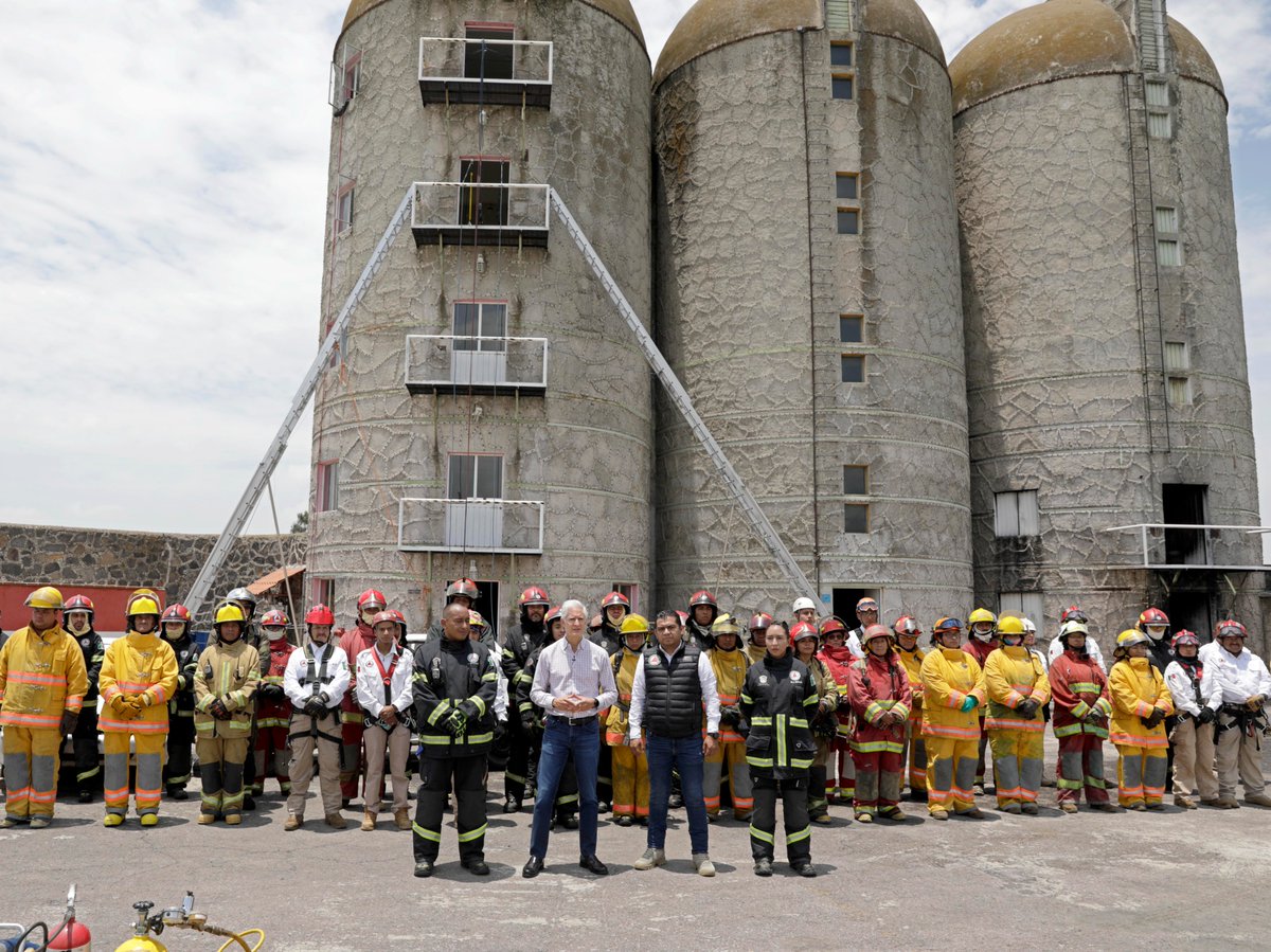 A través del Centro de Investigación, Capacitación y Adiestramiento de Protección Civil, en Tecámac, brindamos capacitación permanente al personal encargado de atender las emergencias en el Edoméx.