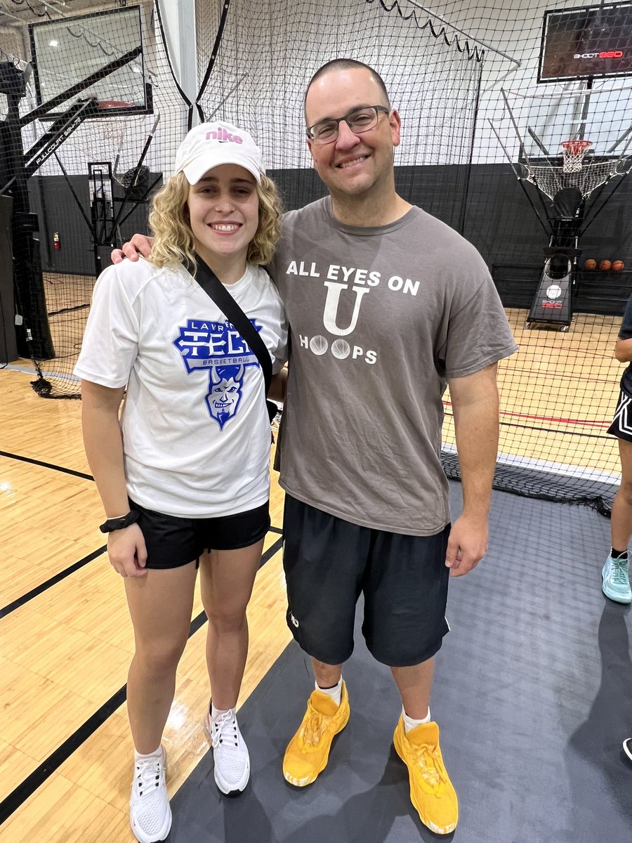 Jill Linden (@lindenjill) on Twitter photo Going back to one of Livs <a href="/livlinden13/">Liv Linden</a> favorite events as a spectator and seeing some of her favorites was a great way to spend the day! Dave Barnes Classic <a href="/Strongbball/">John Strong</a> <a href="/alleyesonuhoops/">Steve Schwanda</a> <a href="/HankampScott/">Scott Hankamp</a> <a href="/wadesworld32/">Coach Keith Wade</a> Going back to one of Livs <a href="/livlinden13/">Liv Linden</a> favorite events as a spectator and seeing some of her favorites was a great way to spend the day! Dave Barnes Classic <a href="/Strongbball/">John Strong</a> <a href="/alleyesonuhoops/">Steve Schwanda</a> <a href="/HankampScott/">Scott Hankamp</a> <a href="/wadesworld32/">Coach Keith Wade</a>