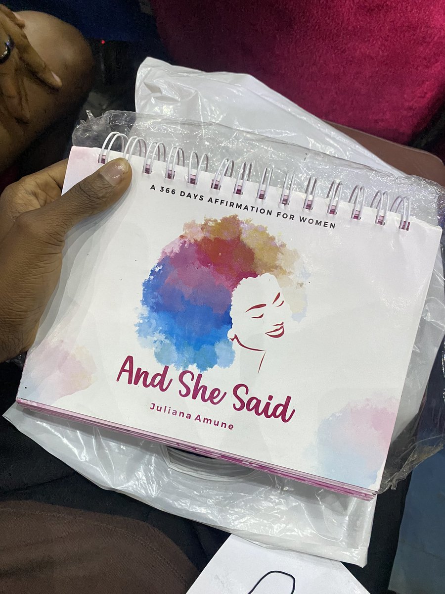 evelyn_ayansola's tweet photo. I had a beautiful experience at the  #AWSCommunityDay event today

As @Makesocean said, Content is king, Community is queen, and she always rules 🤭

#AWSUserGroupWestAfrica 
#CloudSecurityEvent https://t.co/dLbvG7fDeR