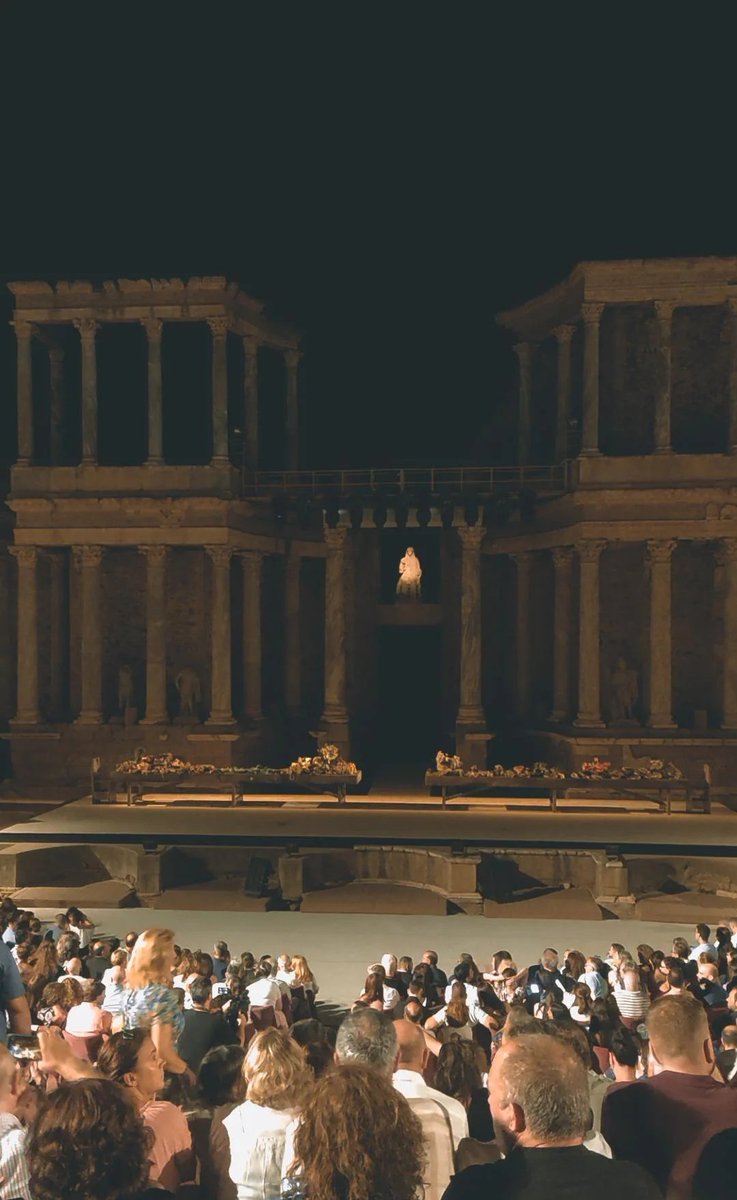 nereafercor's tweet photo. Tenemos una maravilla con un valor cultural inmenso. Qué preciosidad es el Teatro Romano de Mérida y qué tesoro es el @Festival_Merida .

Que nunca nos roben la cultura. https://t.co/Cu19JNvDOn