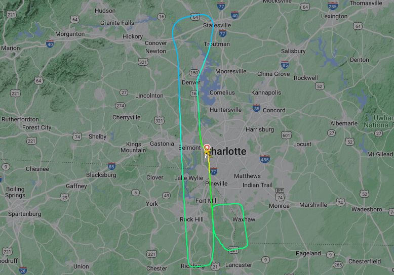 Queen_City_News's tweet photo. DEVELOPING 🚨 | Plane makes emergency landing at Charlotte-Douglas Airport: Officials

FULL STORY ➡ https://t.co/1vG1tQrbJa

(📸: flightrader24) https://t.co/EZlFtzT5Gn