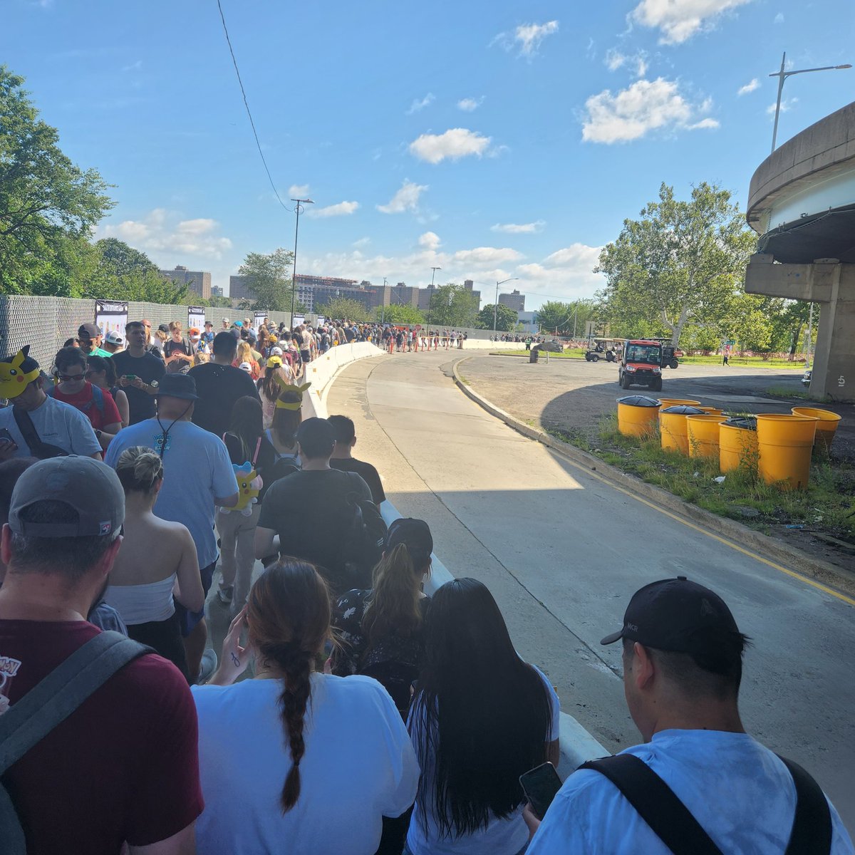 Good time at Go Fest today, but <a href="/NianticLabs/">Niantic</a> y'all need to have a better connection between the north and the south. It took 20 mins to go a couple hundred feet